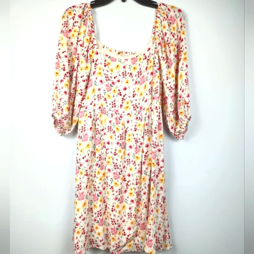Francesca's White Multi Color Floral Short Sleeve Dress Size M